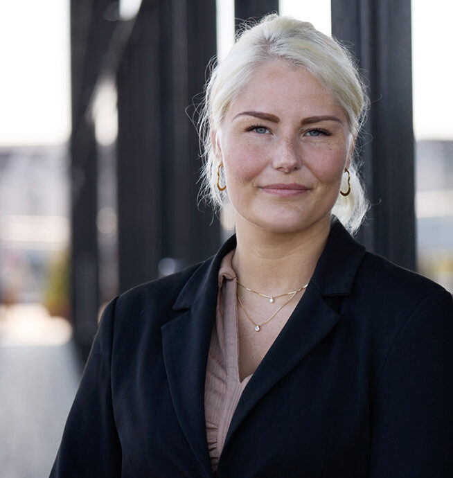 Simone Rak Simone Brask |Hjælp til familieret, samvær og tvangsfjernelse